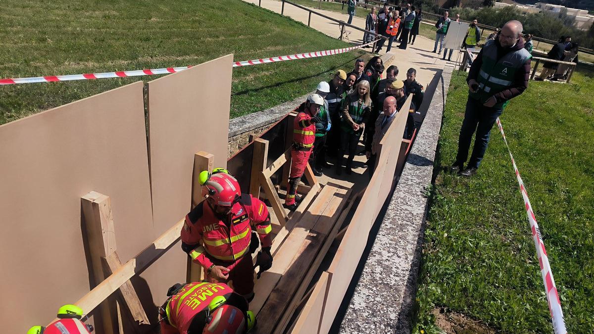 Los Dólmenes de Antequera acogen un simulacro de evacuación de bienes culturales