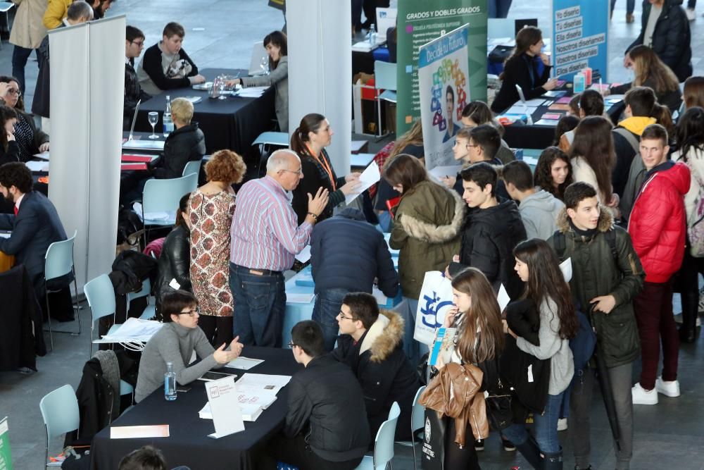 Treinta y cinco universidades echan sus redes en Vigo