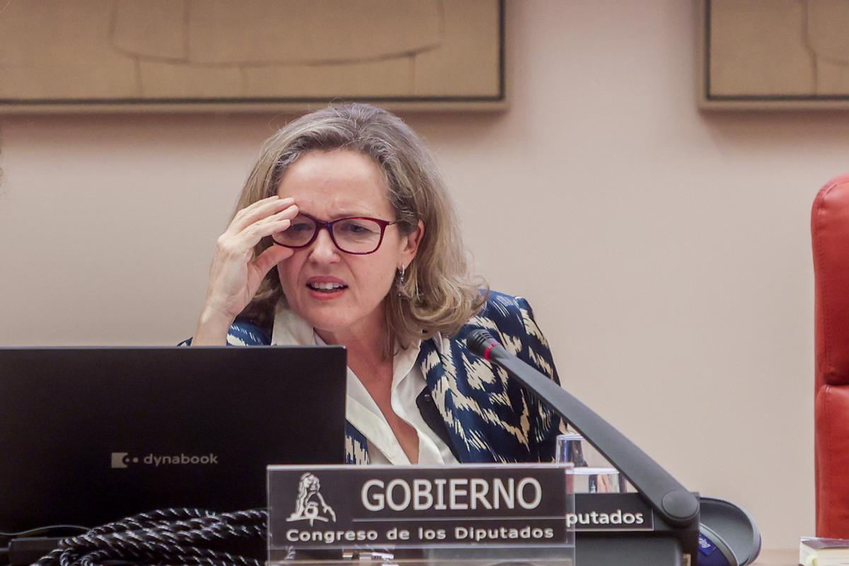 La vicepresidenta primera del Gobierno y ministra de Asuntos Económicos y Transformación Digital, Nadia Calviño, en el Congreso de los Diputados, este jueves.