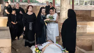 Emerita Lvdica recrea el entierro de una joven romana: así eran los ritos funerarios en la antigua Mérida