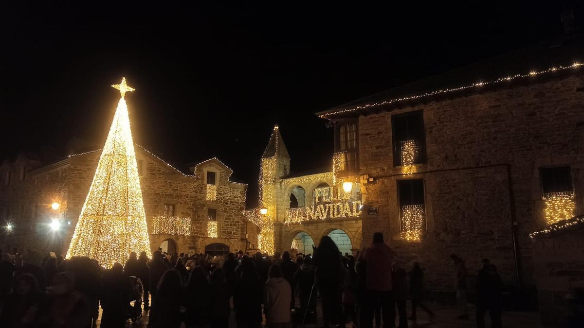 Luces de Navidad en Puebla de Sanabria.