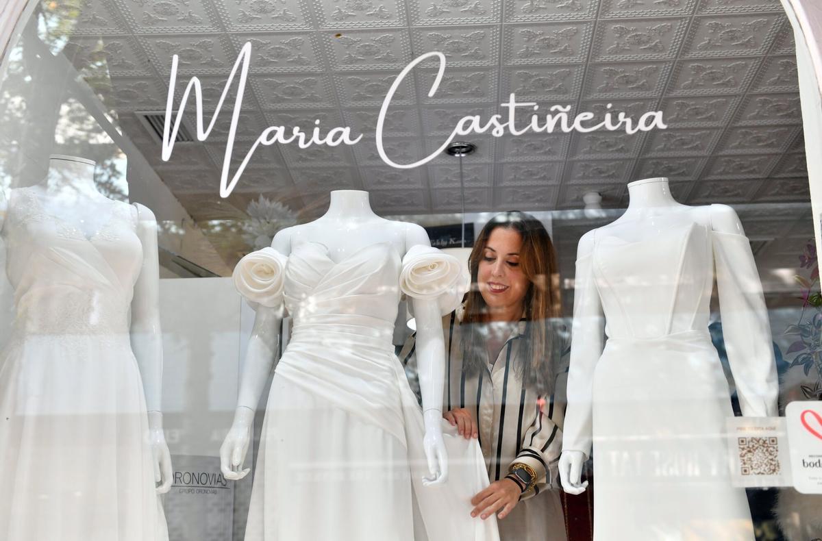 Tienda novias María Castiñeirar reportaje bodas Vanesa gerente de la tienda