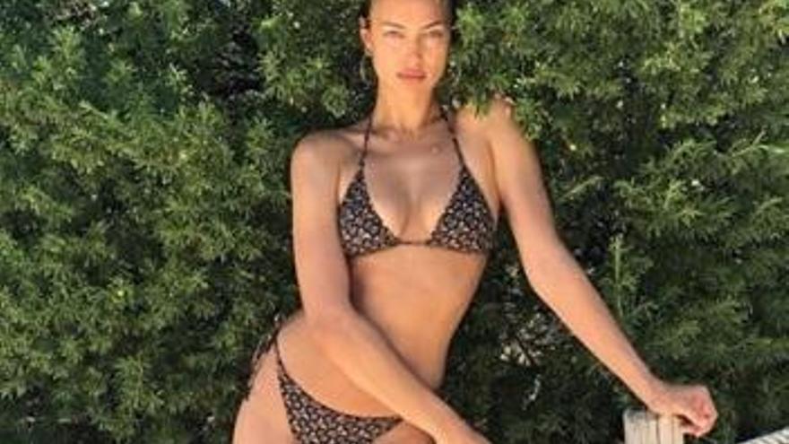 Irina Shayk arrasa con su nuevo posado en biquini