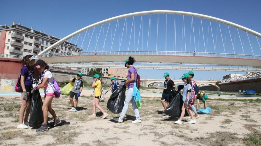 Jornada de recogida de basura en el cauce del Guadalentín.