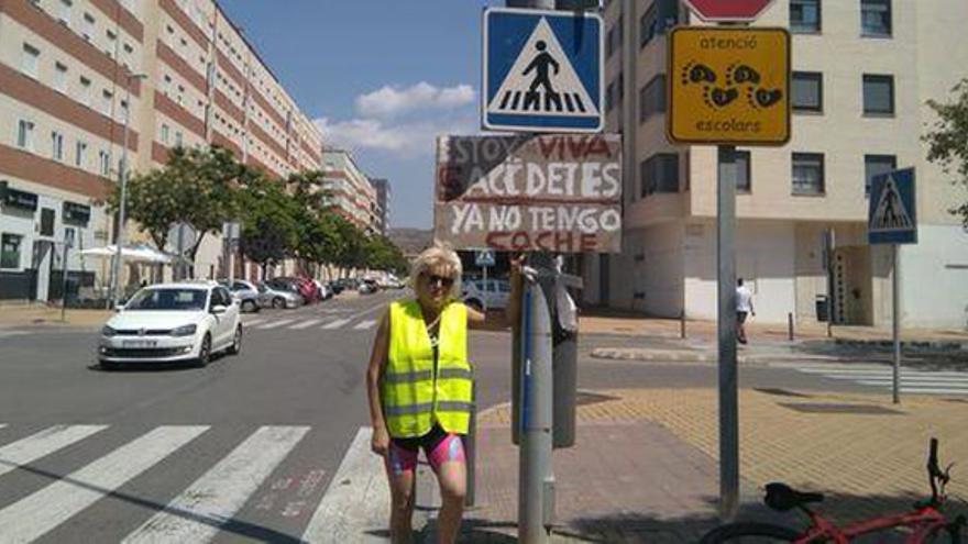 Una vecina de Castelló denuncia el peligro del cruce que comunica la UJI con la Avenida Alcora