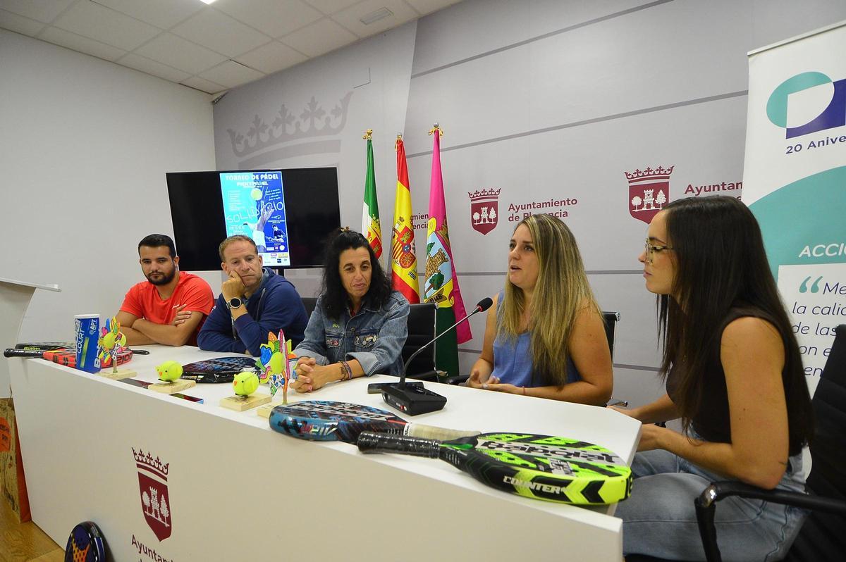 Torneo de pádel en Plasencia para ayudar a personas con enfermedad mental.
