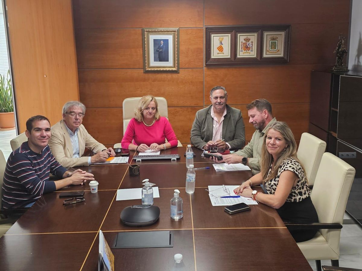 Parte del gobierno de Calp en la comparecencia de este jueves.