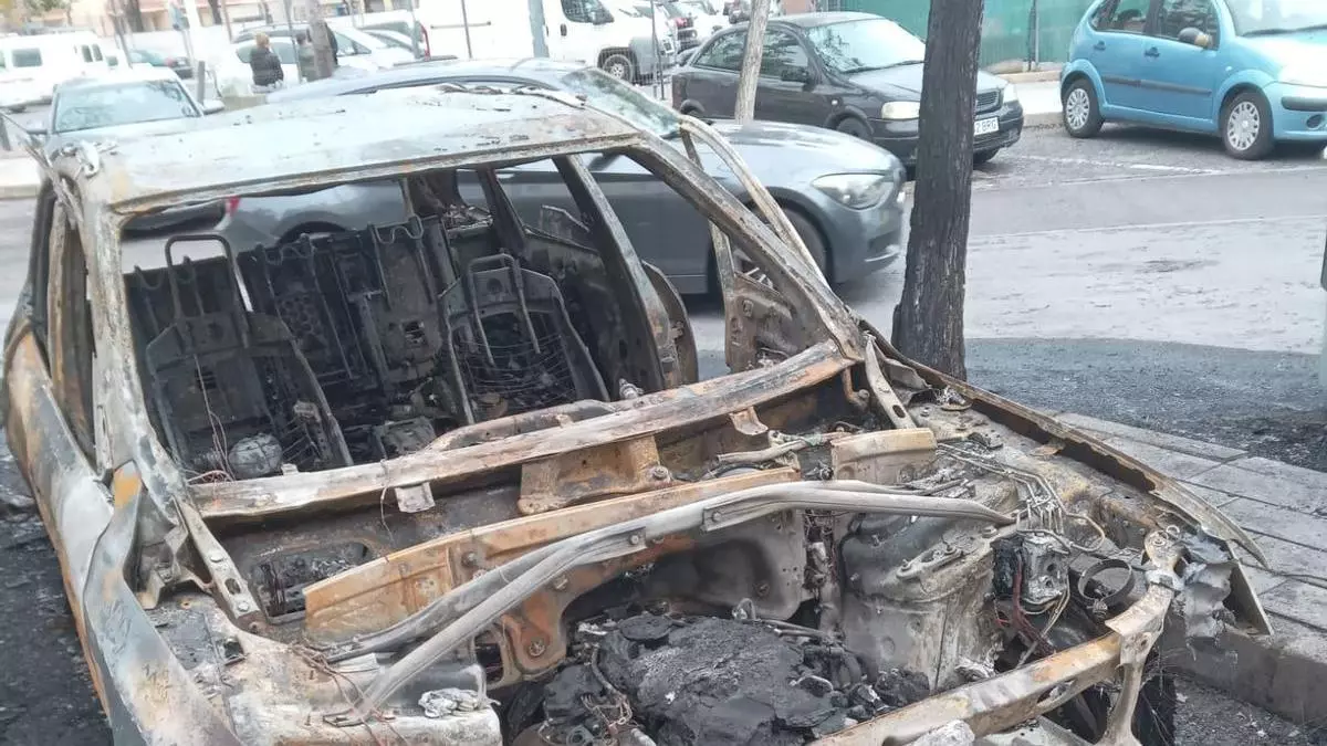 Así quedó el coche del desaparecido Jesús Tavira tras ser incendiado