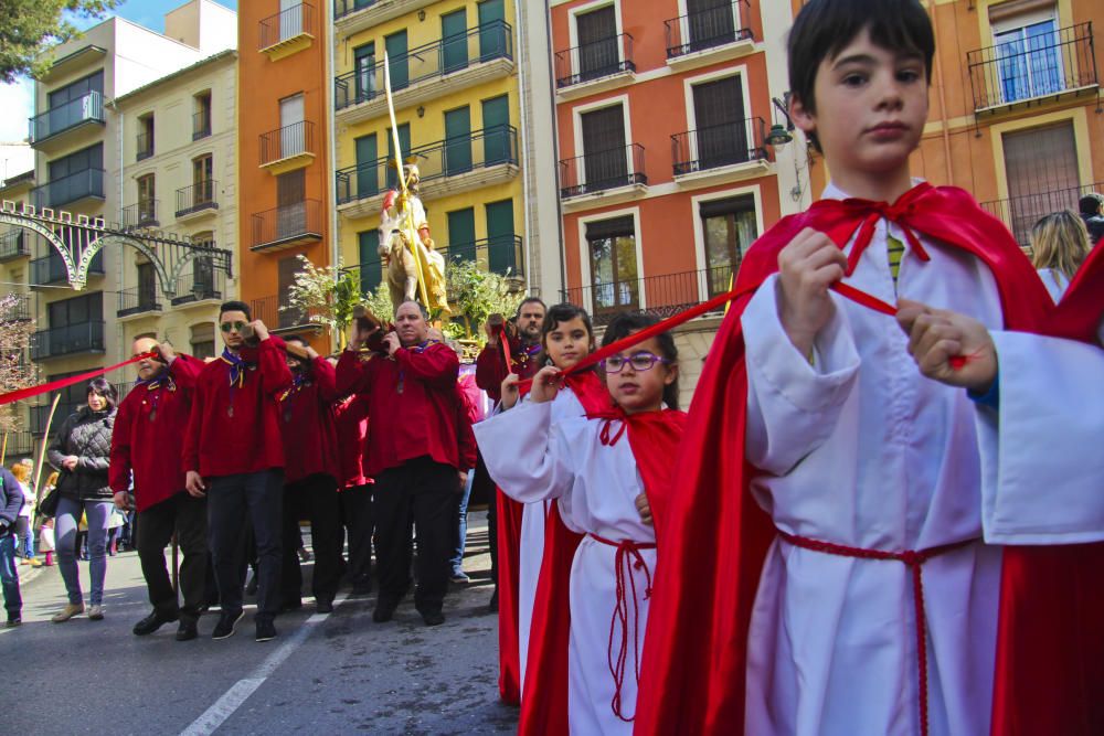 El último abrazo en Alcoy