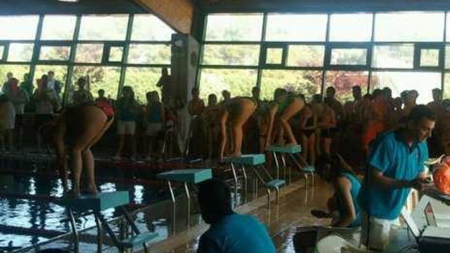 Un momento de la competición en la piscina de Aspe.