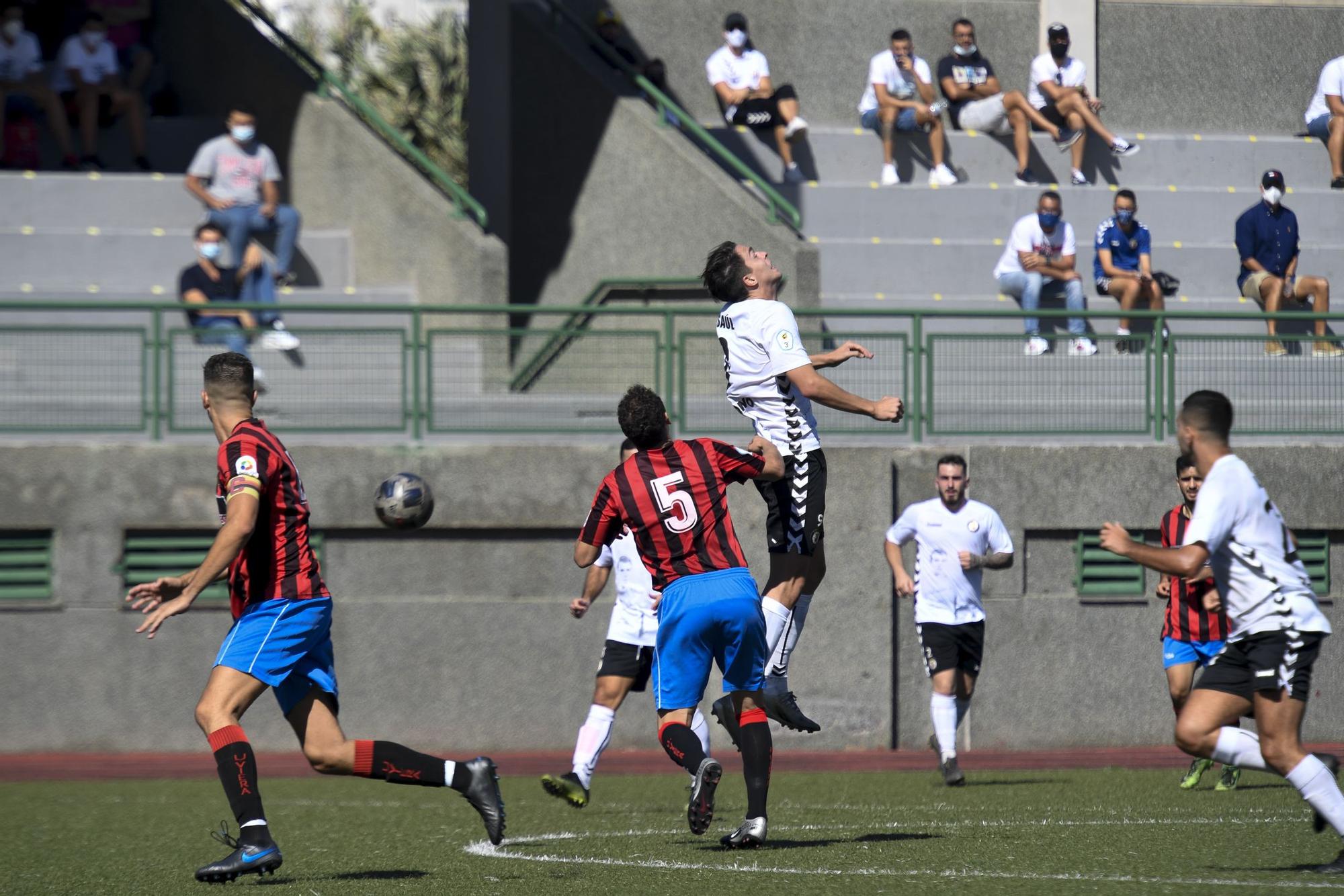 Partido entre el Arucas y el Unión Viera, de Tercera División