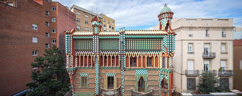CASA VICENS (Carrer de les Carolines, 20. Barcelona). A la tardor obrirà al públic la restauració feta per MoraBlanc de la casa del barri de Gràcia considerada com la primera obra mestra d'Antoni Gaudí.