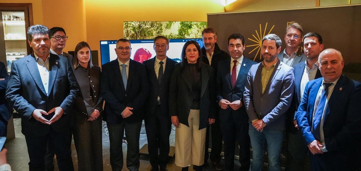 Alcaldes de O Salnés en el acto celebrado en e restaurante Zhen de Madrid.