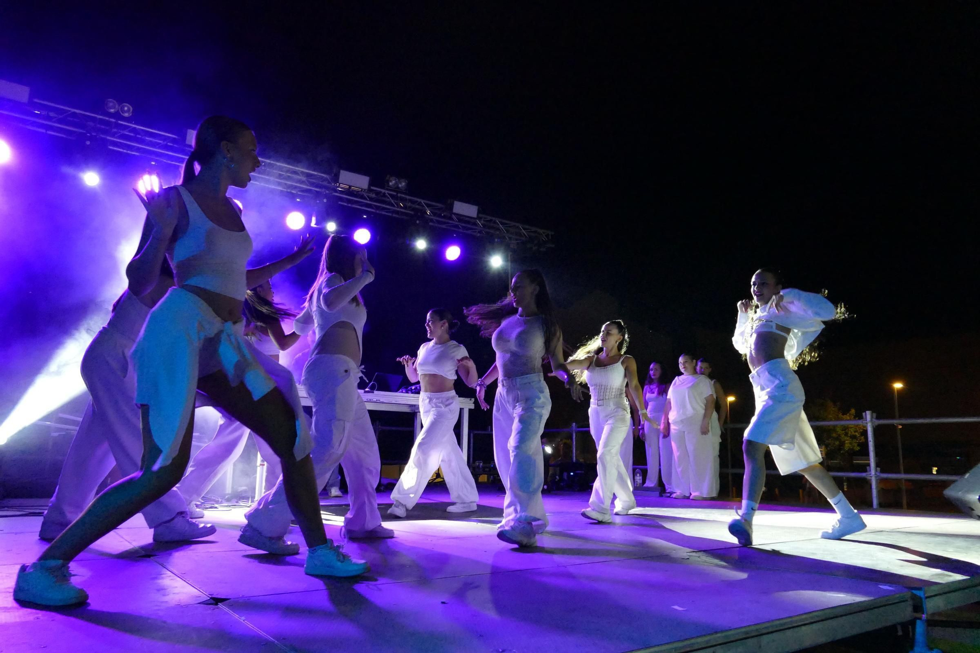 Ni la calor atura el bon ambient dels concerts de la revetlla de Sant Pere a Figueres