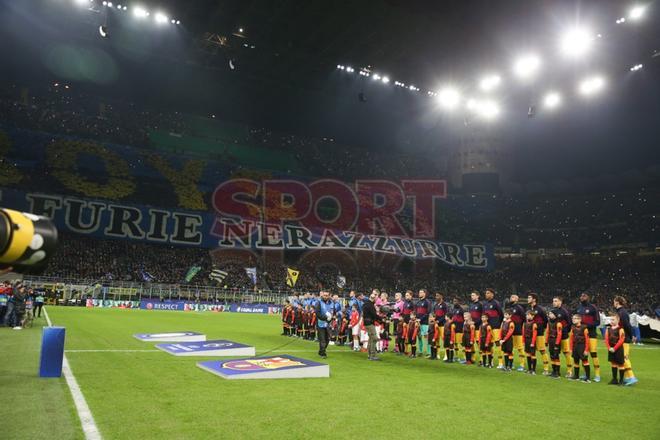 Las mejores imágenes del partido entre el Inter de Milán y el FC Barcelona del grupo F de la Champions League disputado en el estadio Giuseppe Meazza en Milán.