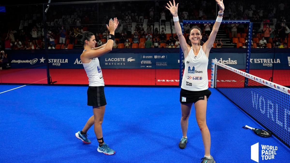 Tamara Icardo y Delfi Brea tras ganar su semifinal