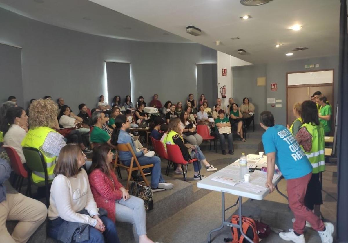 Imagen de la asamblea celebrada esta tarde en l'Alcúdia.