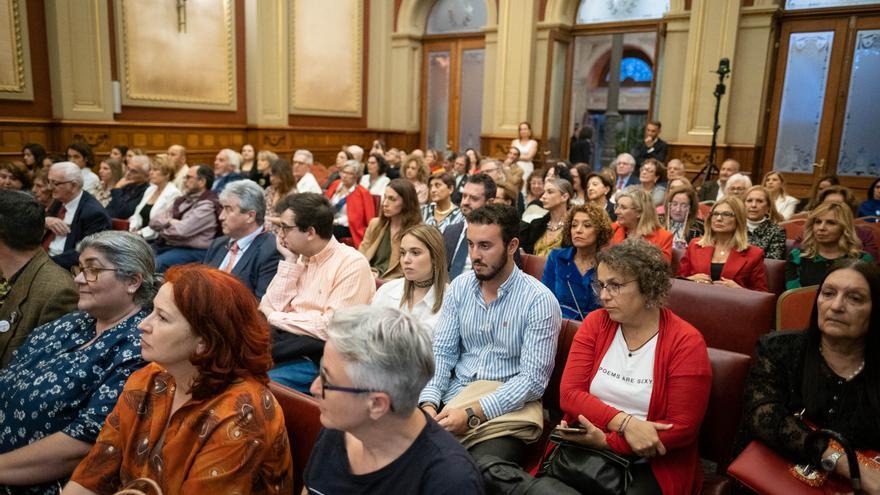 Acto de reconocimiento con motivo del Día Internacional de la Mujer Santa Cruz