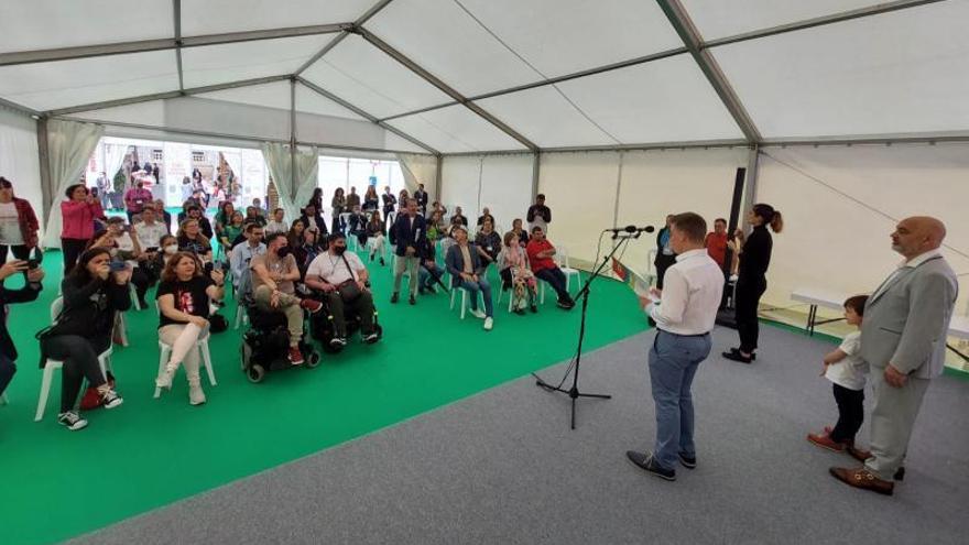 Lectura del manifiesto que puso fin a la tercera edición de la feria.  // G. SANTOS