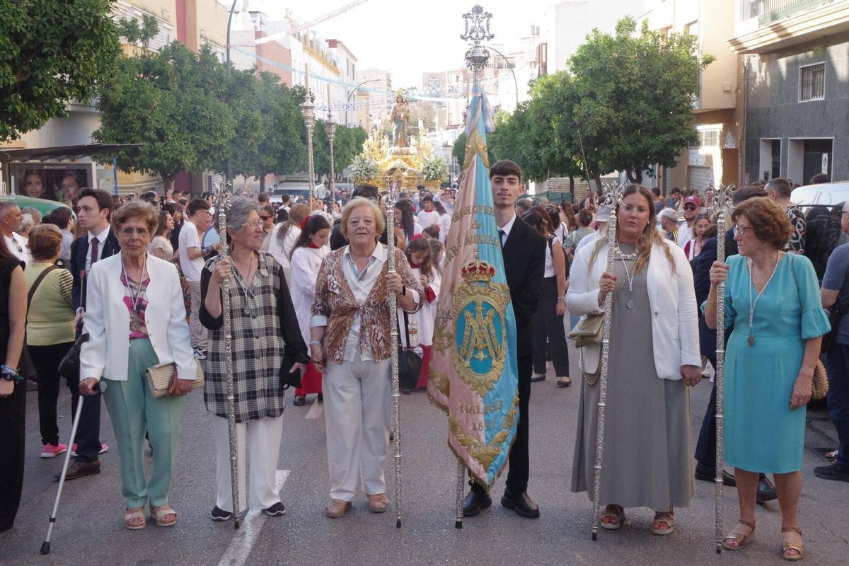La procesión de María Auxiliadora Coronada, en imágenes