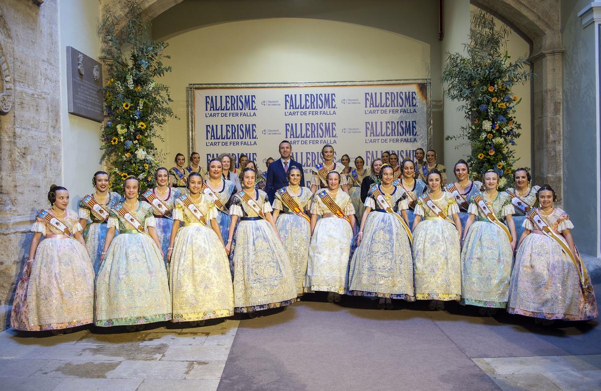 Falleras y falleros de Torrent