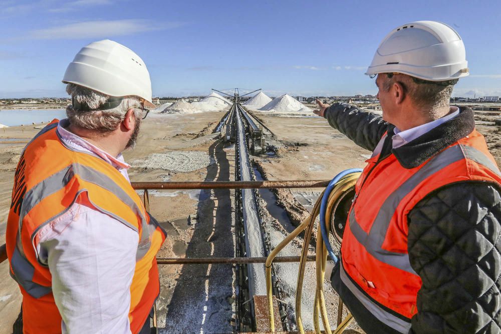 De la laguna de Torrevieja se puede extraer sal durante todo el año haciendo uso de una tecnología minera única