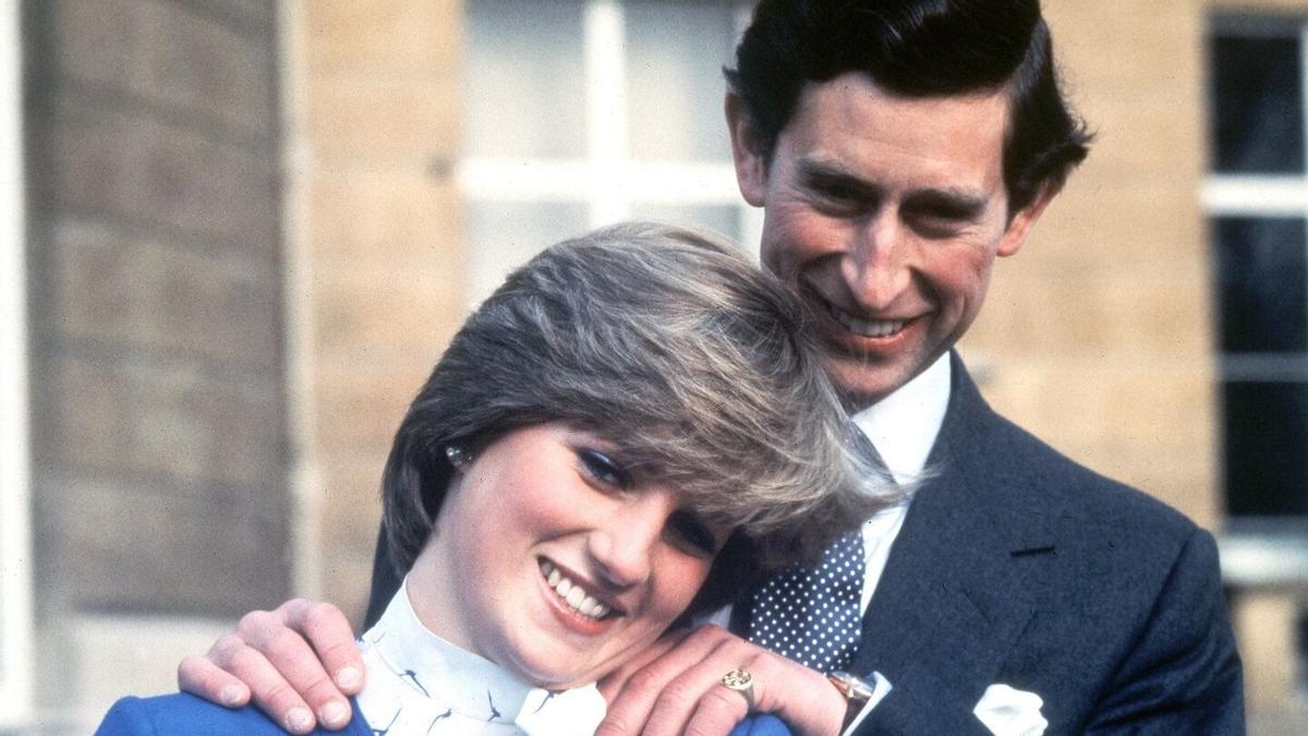 Diana de Gales y el rey Carlos III, entonces aún príncipe de Gales.