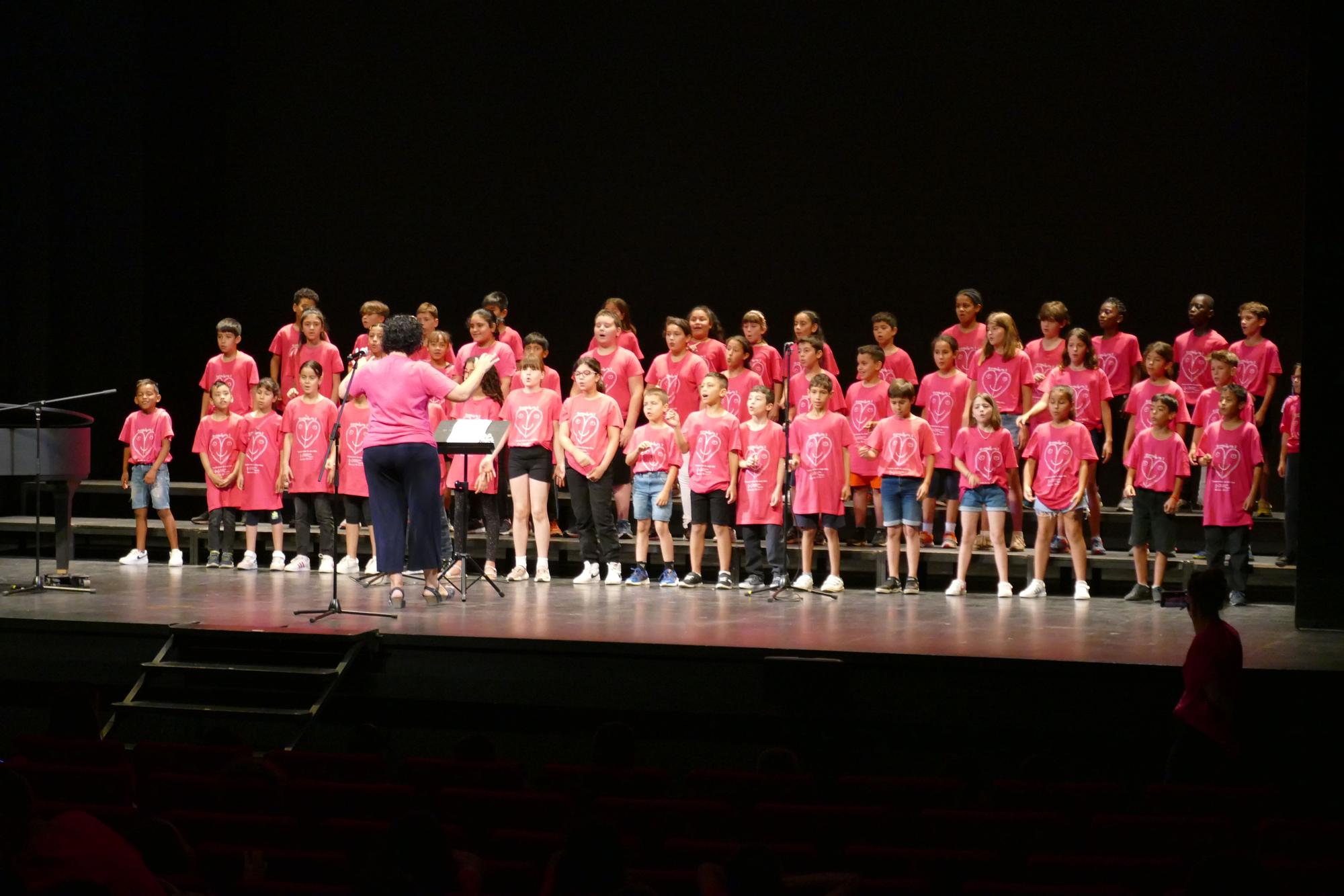 Les escoles de Figueres celebren la Trobada de la Cançó al Teatre El Jardí