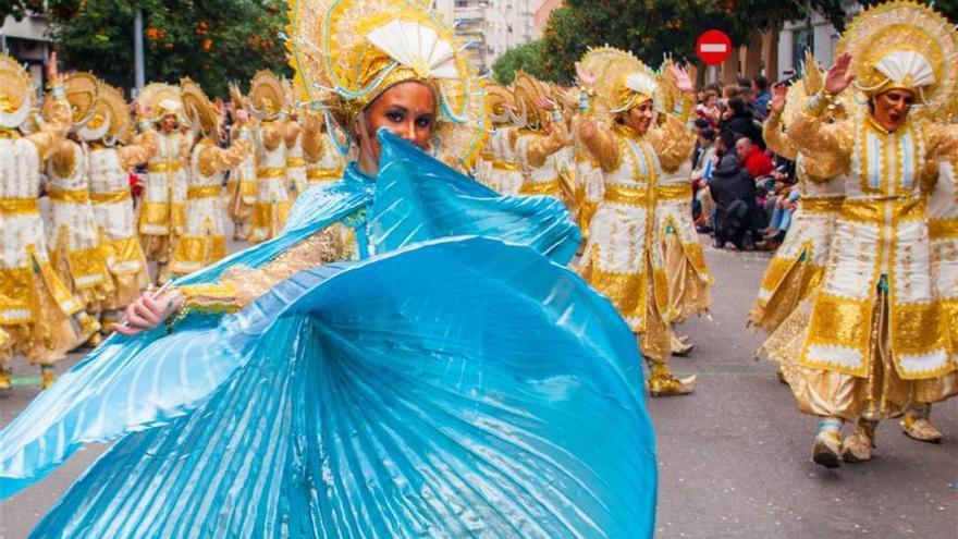 Los Lingotes resultan ganadores del concurso del desfile de comparsas de Badajoz