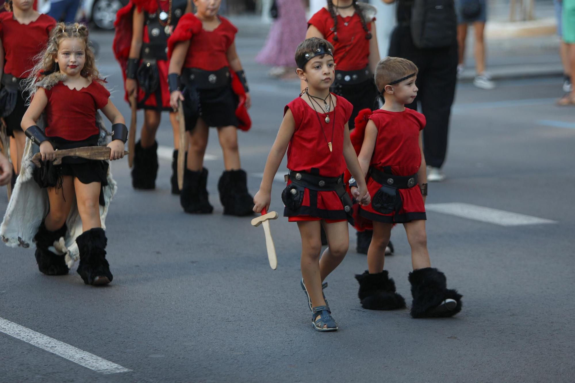 Las imágenes del desfile infantil de Carthagineses y Romanos 2023