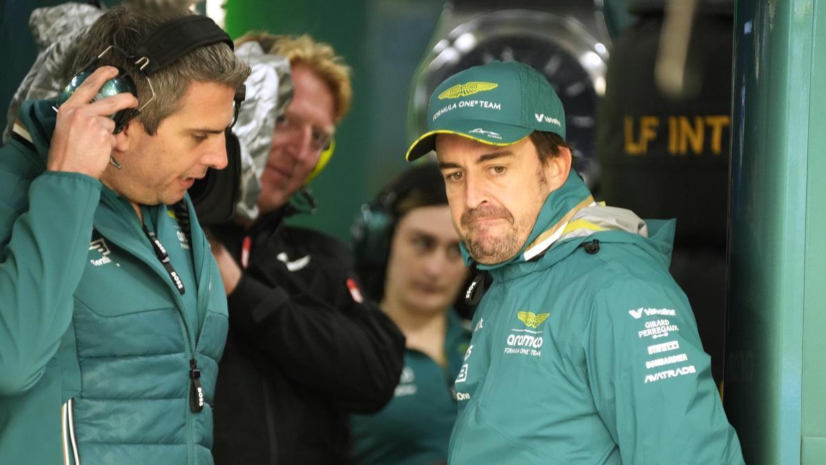 Alonso vuelve a cargar contra la FIA: &quot;No nos dejan competir&quot;