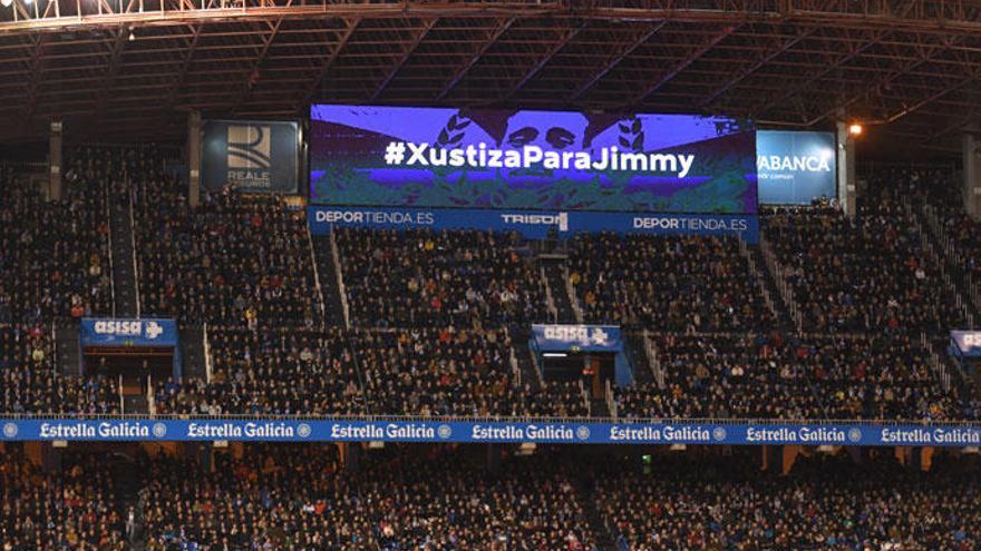 El Deportivo pide &quot;justicia para Jimmy&quot; en los videomarcadores de Riazor