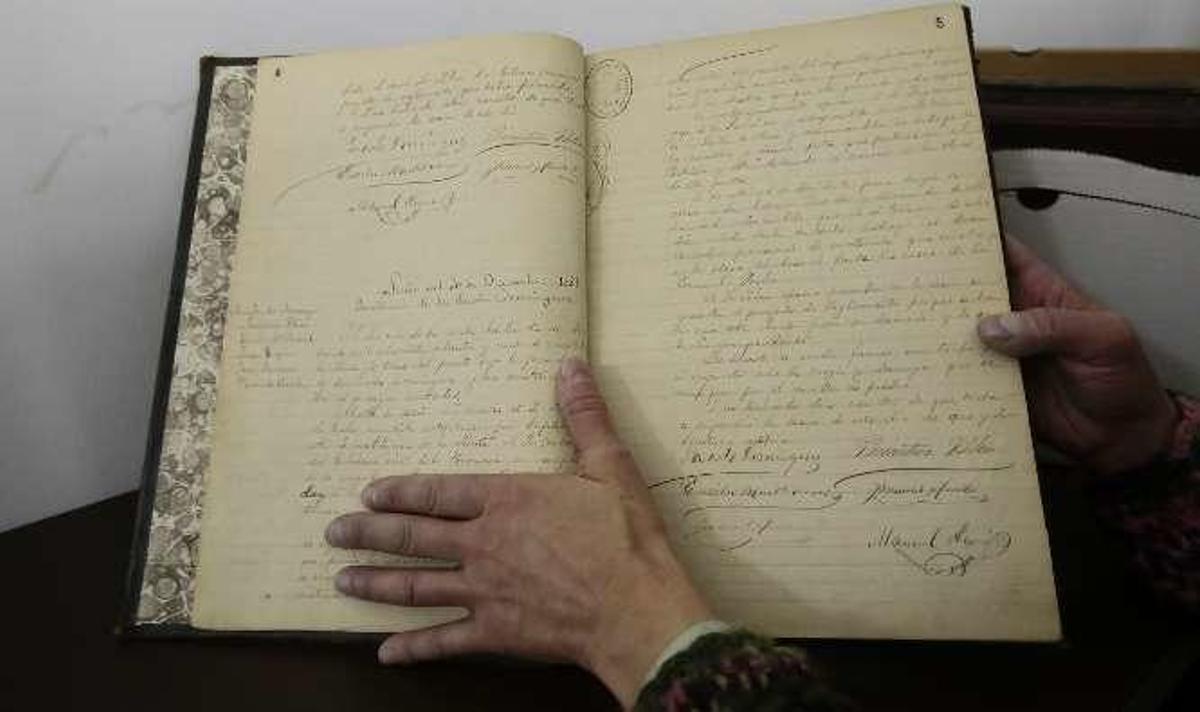 La memoria centenaria del puerto, en 7.000 cajas