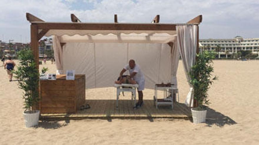 Servicio de masajes en la playas urbanas de Valencia.