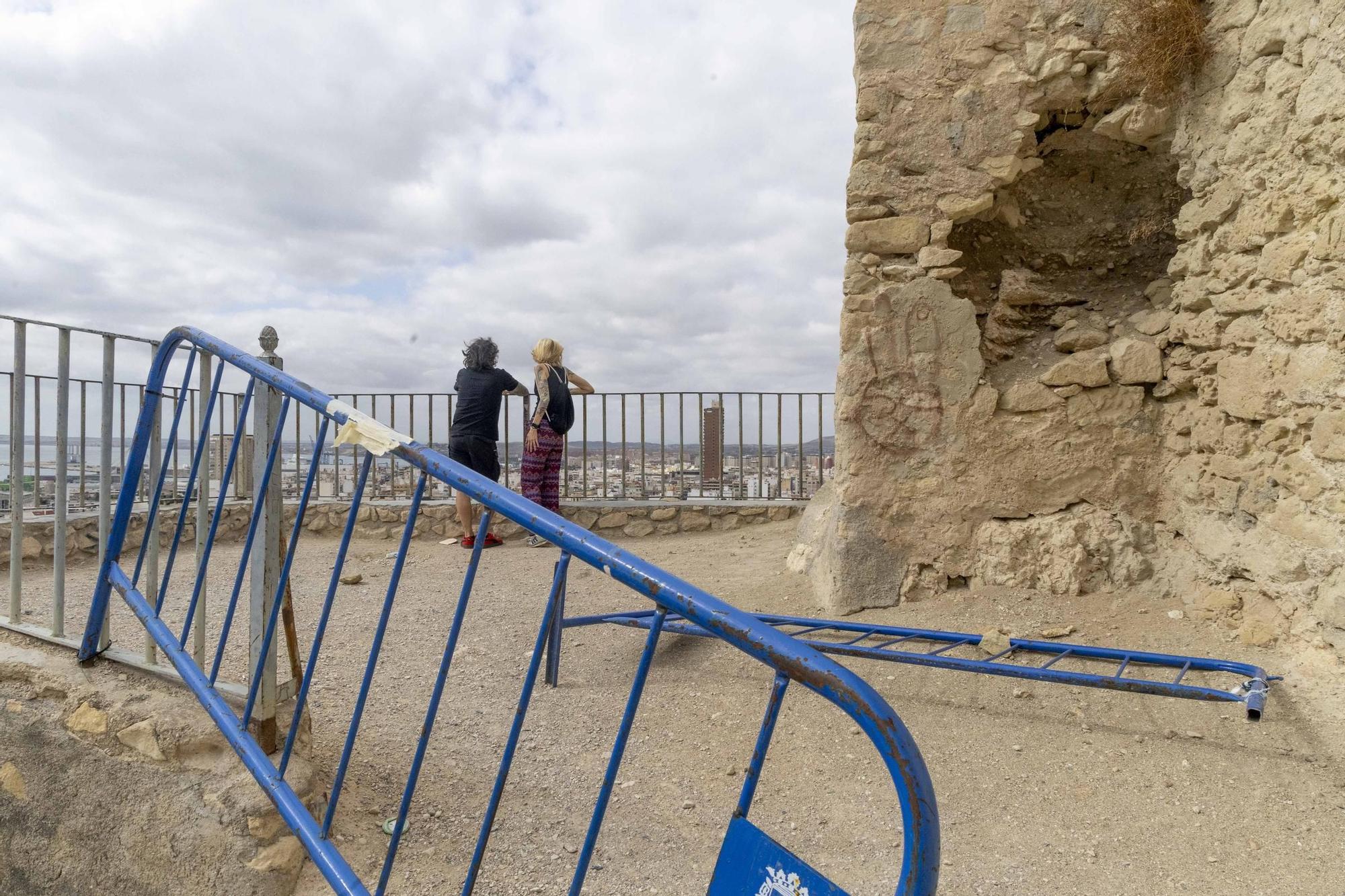 Mal estado y suciedad en el parque de la Ereta en Alicante