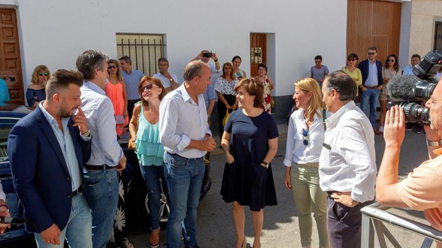 Sáenz de Santamaría plantea en Extremadura crear un Consejo de la España Rural