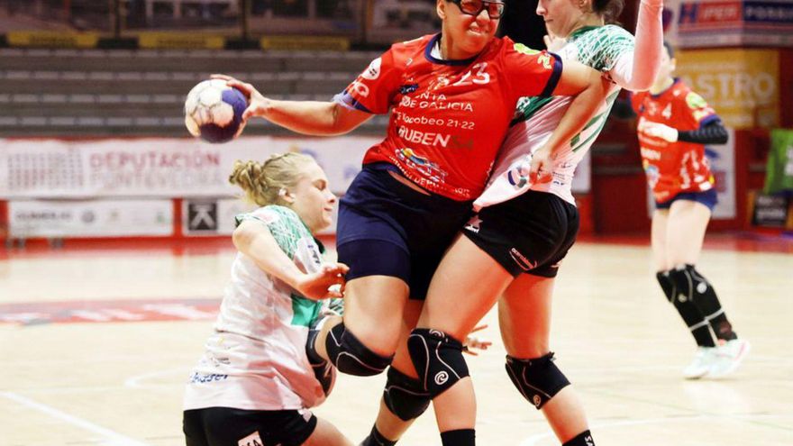 Carmen Prelchi, en un partido con el Porriño. |  Marta G. Brea