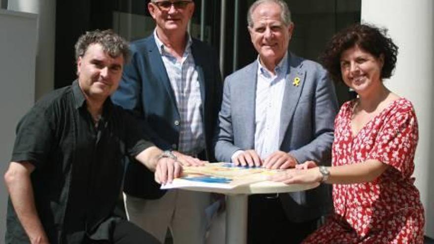 Oriol Pérez, coordinador del festival, Miquel Palau, president de la Capella de Música Burés, Lluís Cerarols, director dels serveis territorials de Cultura de la Generalitat, i Montse Badia, alcaldessa de Castellbell