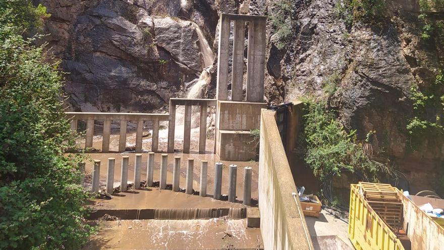 La pluja provoca una esllavissada prop del monestir de Montserrat i fa evacuar un hotel i tallar una carretera