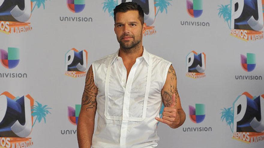 Penélope Cruz &#039;roba&#039; un desnudo de Ricky Martin