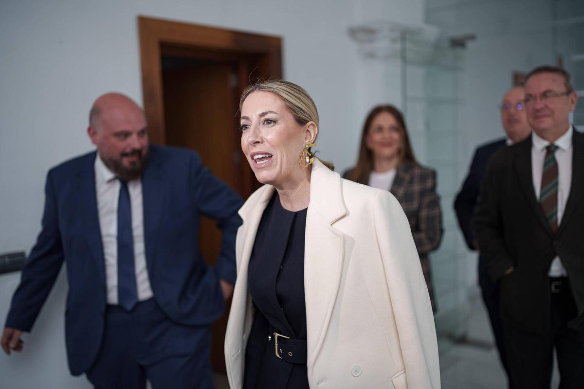Galería | Tercera sesión del debate de investidura de María Guardiola