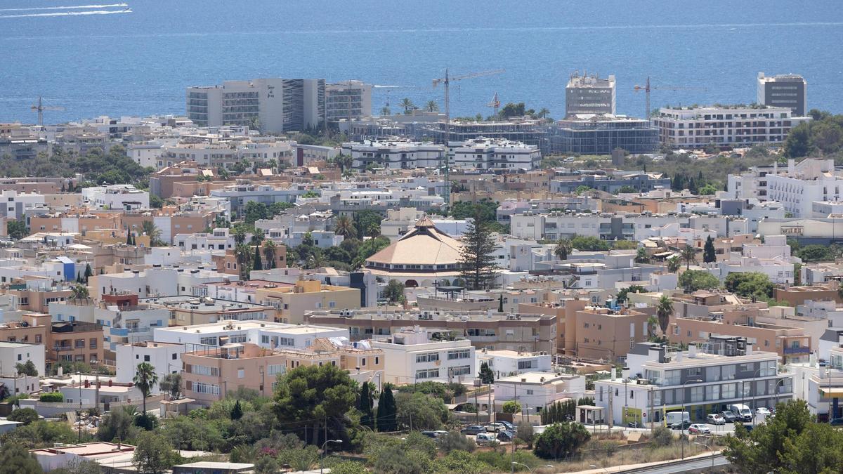 Vista parcial de la ciudad de Ibiza.