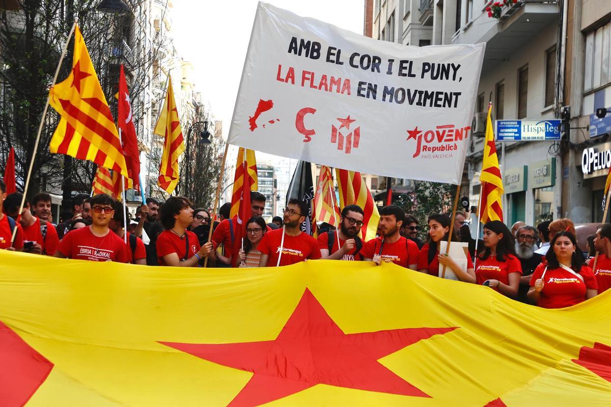 La manifestación del 25 d'Abril en València, en imágenes La manifestación del 25 d'Abril en València, en imágenes
