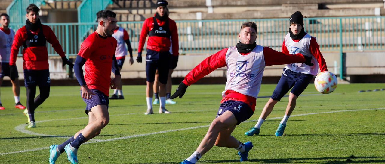 Antonio Casas, durante el entrenamiento del Córdoba CF en la Ciudad Deportiva, este miércoles.