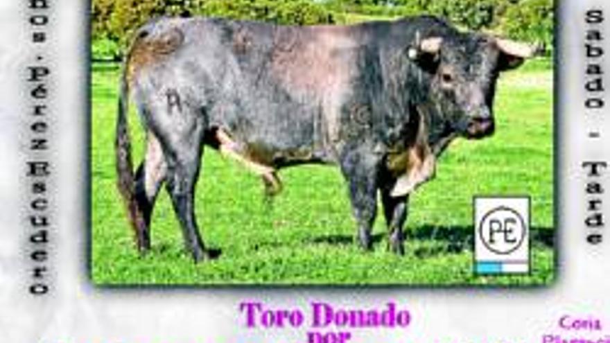 Automociones Villar dona un toro a las fiestas de Puebla de Argeme