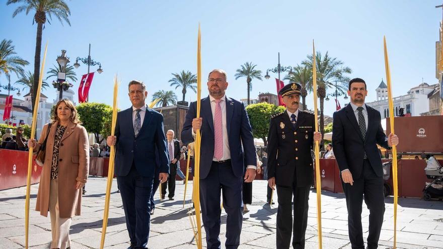 Fotogalería | Procesión litúrgica de las Palmas en Mérida