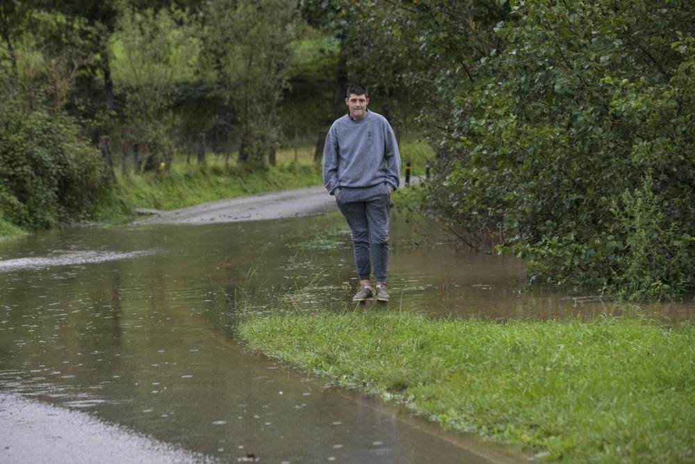 Temporal en Asturias: Las intensas lluvias dejan ríos desbordados y carreteras cortadas en el Oriente