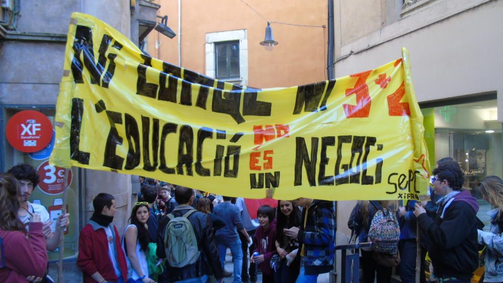 Manifestació 3+2 dels estudiants gironins