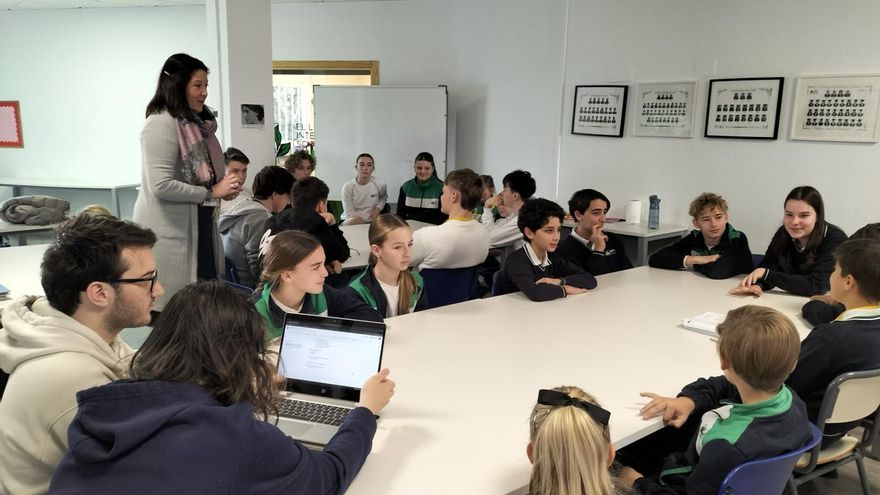 Estudiantes al poder: así se involucran alumnos de Murcia y la Vega Baja en la gestión de sus colegios