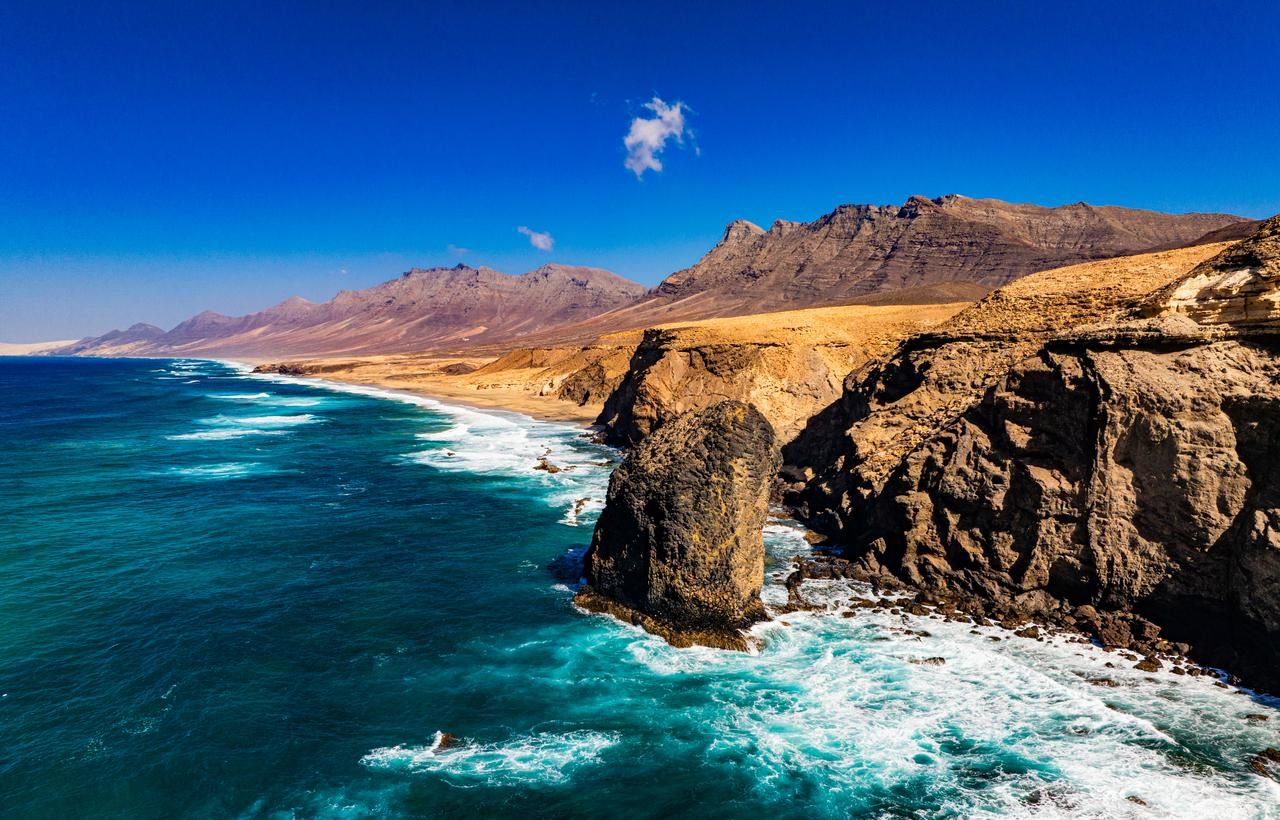 Zona rocosa de la playa de Cofete